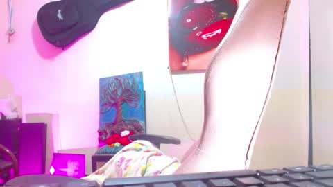 sexmilkdirty online show from March 9, 3:11 am