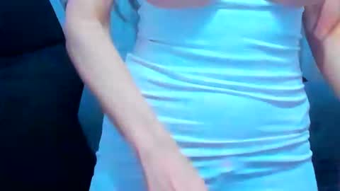 sexqueen1111 online show from September 13, 11:40 pm