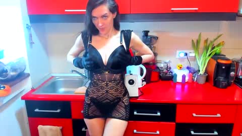 sexqueen1111 online show from March 9, 5:33 am