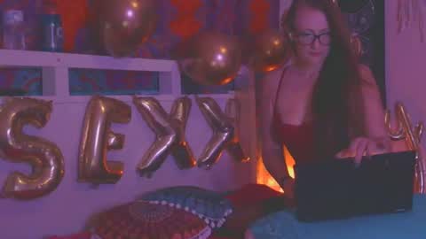 SEXX JUNKIEE online show from December 16, 4:55 am