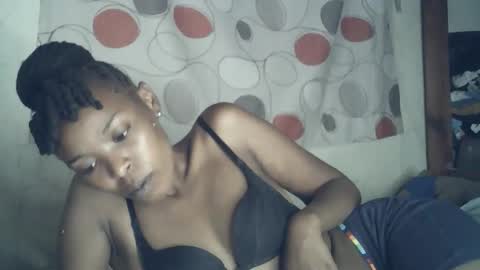 sexxy_curvy23 online show from February 17, 3:38 am