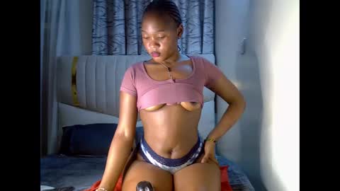 sexxy lily22 online show from April 19, 11:07 pm