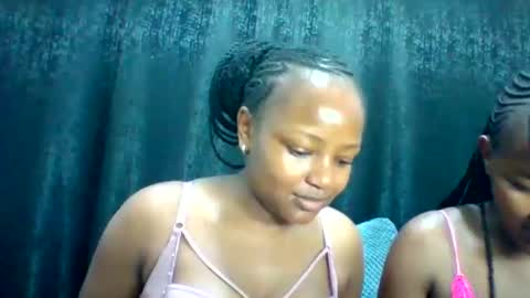 sexy_divaaa online show from June 4, 9:21 pm