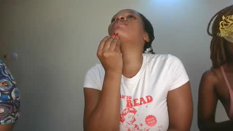 sexy_lyna online show from April 16, 8:53 pm