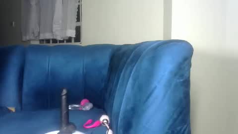 sexy pigeon online show from April 3, 10:17 pm