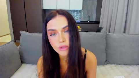 Snapshot of sexyangeloux chatting on January 16, 7:41 pm Lou online show from January 16, 7:41 pm