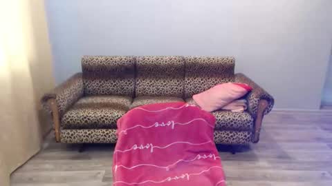 sexybeatriice online show from December 19, 7:37 am