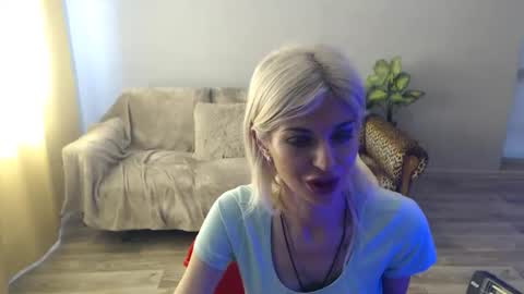 sexybeatriice online show from June 7, 7:24 am