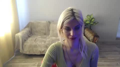 sexybeatriice online show from April 13, 7:56 am