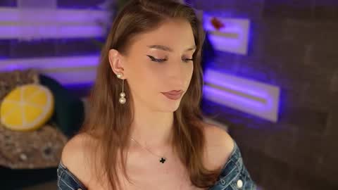 Celline online show from November 15, 6:04 am