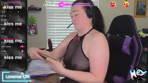 Snapshot of sexydistraction1 chatting on February 5, 7:31 pm  SexyDistraction  online show from February 5, 7:31 pm