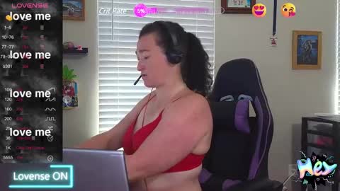 Snapshot of sexydistraction1 chatting on March 11, 5:57 pm  SexyDistraction  online show from March 11, 5:57 pm