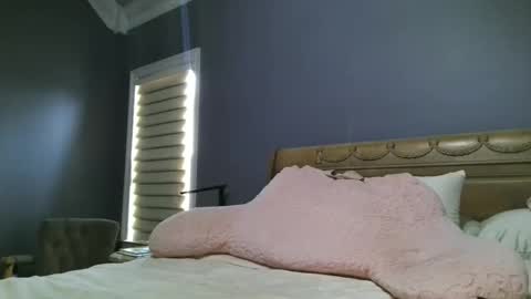 LisaisLuscious online show from February 25, 3:15 pm