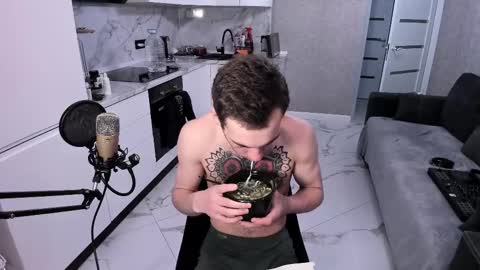 Snapshot of sexykolya chatting on March 1, 2:26 am Kolya online show from March 1, 2:26 am