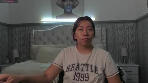 laura online show from April 21, 11:28 am