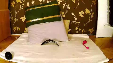 Squirty Maya Gold online show from November 21, 7:23 pm