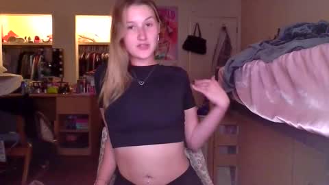 sexymomma0 online show from April 20, 6:44 pm