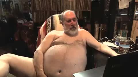 Grizz Lee Bear online show from January 17, 4:26 pm