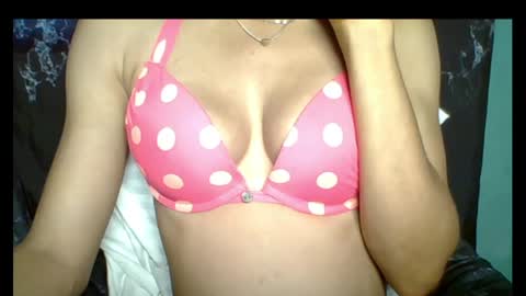 sexypussy000 online show from April 14, 5:27 pm