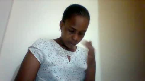 Snapshot of sexyqueen3457132 chatting on October 22, 8:50 am DOVY ACHIENG online show from October 22, 8:50 am