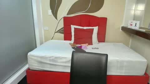 R A C H E L online show from September 11, 12:17 pm