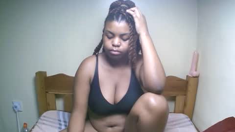 sexyyred_ online show from April 3, 9:05 am