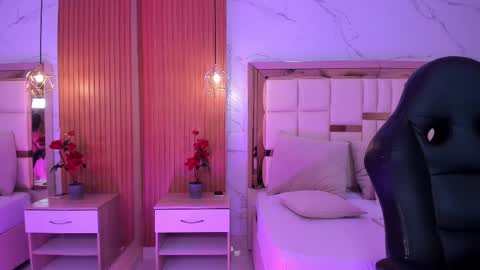 Shaina Vasquez online show from March 9, 7:59 pm