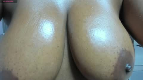 Shaira Collins online show from April 18, 7:58 pm