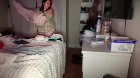 Han online show from April 23, 5:48 am