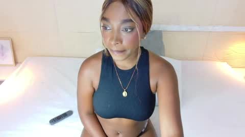 Snapshot of shamira_moore chatting on October 1, 8:30 pm Catalina online show from October 1, 8:30 pm