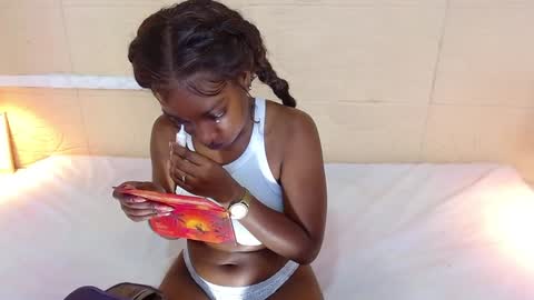 Snapshot of shamira_moore chatting on January 18, 7:15 pm Catalina online show from January 18, 7:15 pm