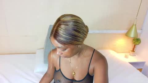 Snapshot of shamira_moore chatting on October 4, 8:06 pm Catalina online show from October 4, 8:06 pm