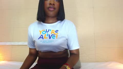 Snapshot of shamira_moore chatting on December 19, 11:46 pm Catalina online show from December 19, 11:46 pm