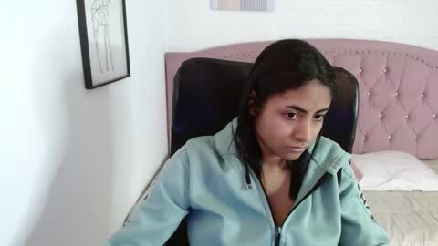 shanelle online show from October 31, 3:29 am