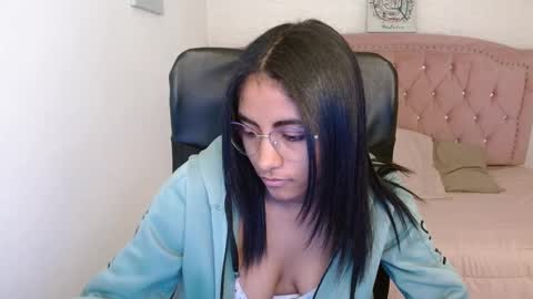 shanelle online show from March 11, 6:08 am