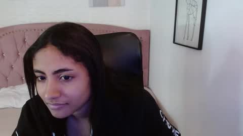 shanelle online show from November 11, 3:20 am