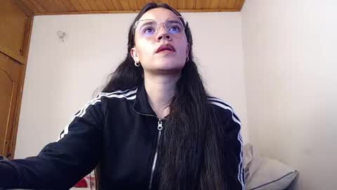 shanel_lozano online show from June 4, 5:30 pm