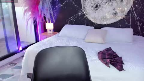 ShaniaDaniels online show from December 15, 9:44 pm