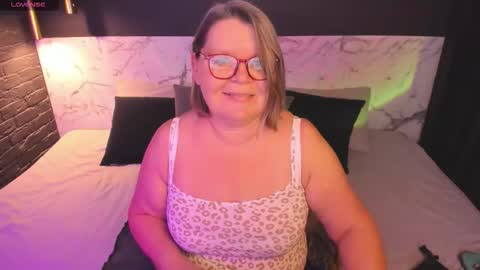 Shannon online show from November 10, 1:03 pm