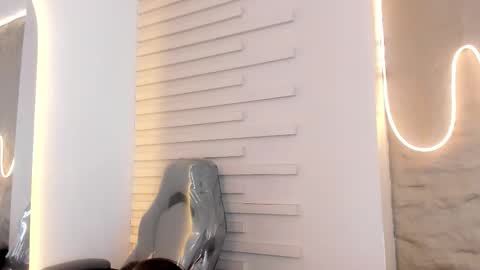 Shanntal  online show from March 11, 9:29 pm