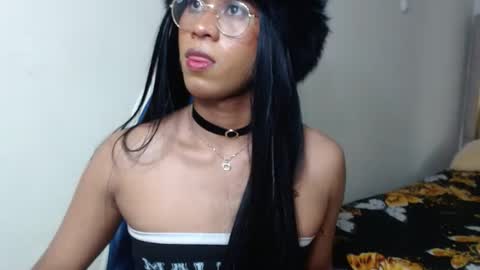 shanny_hill online show from May 1, 5:07 pm