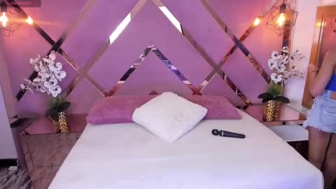 SHANON online show from March 3, 7:07 pm