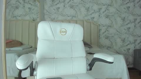 Shantal online show from February 12, 10:30 am