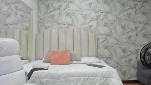 Shantal online show from February 2, 12:12 pm