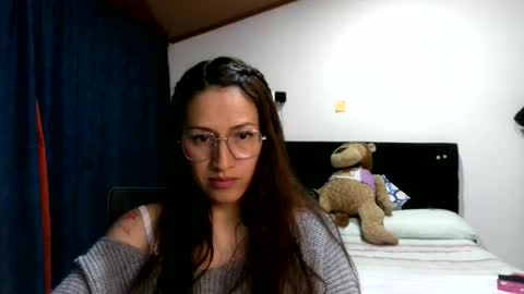 shantaldumont online show from December 3, 4:35 am