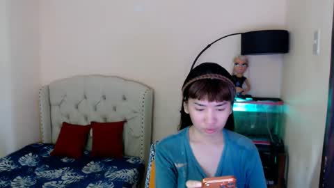 SHANTA FOX  s online show from April 5, 1:35 am