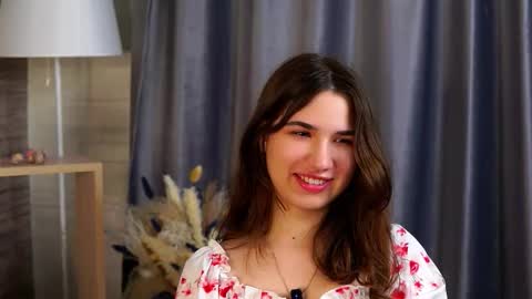 Snapshot of shapasser chatting on October 13, 1:18 am Ivy online show from October 13, 1:18 am