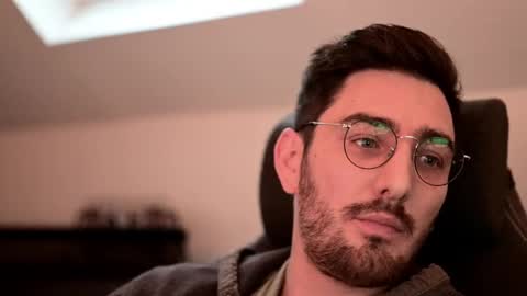 frenchy boy online show from December 10, 3:12 pm