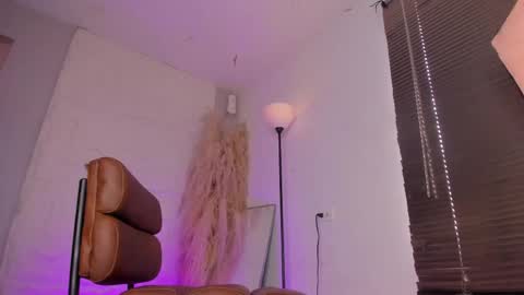 sharick lovee    online show from April 14, 2:09 pm