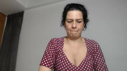 sharickleon11 online show from November 13, 2:25 am